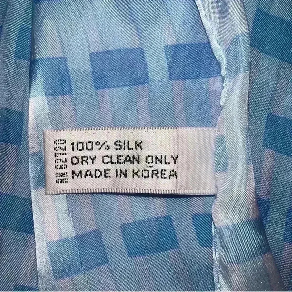 Oscar De La Renta 100% Silk scarf - Picture 6 of 7